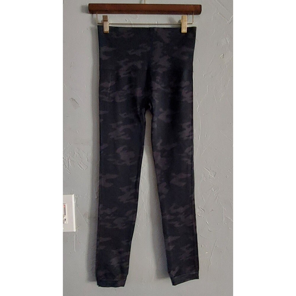 Spanx  Leggings Womens M, Camouflage, High Rise, Spandex, Very Good Condiction.